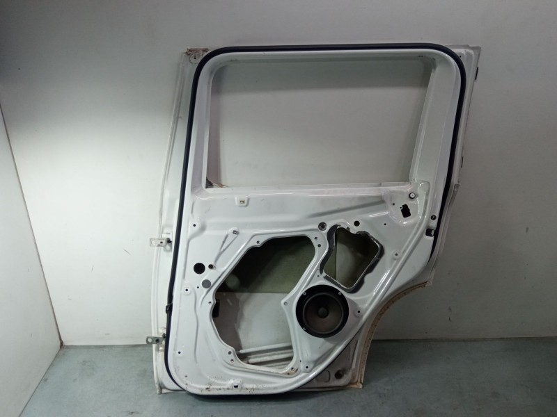 Recambio de puerta trasera derecha para skoda yeti (5l) 2.0 tdi referencia OEM IAM    Recambio de puerta trasera derecha para skoda yeti (5l) 2.0 tdi referencia OEM IAM