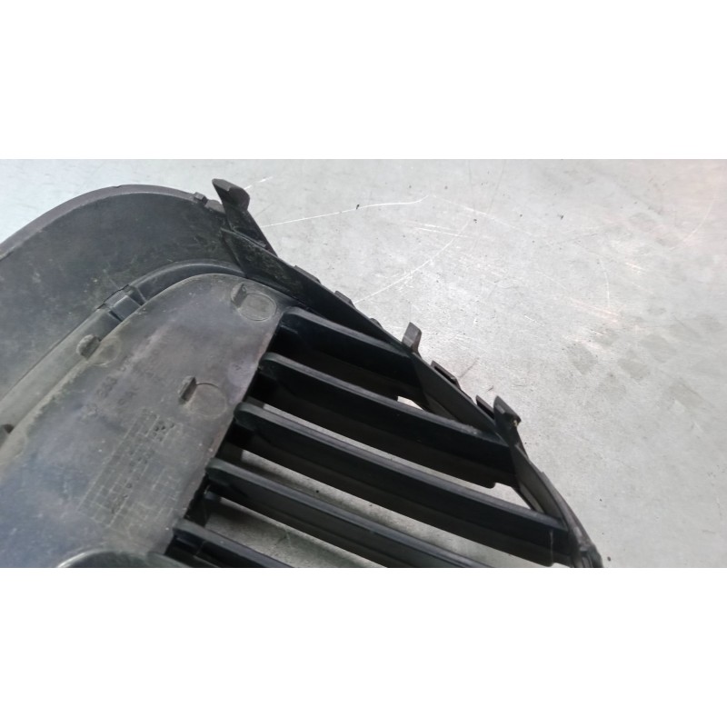 Recambio de rejillas capo para seat ibiza iii (6l1) 1.4 16v referencia OEM IAM    Recambio de rejillas capo para seat ibiza iii (6l1) 1.4 16v referencia OEM IAM