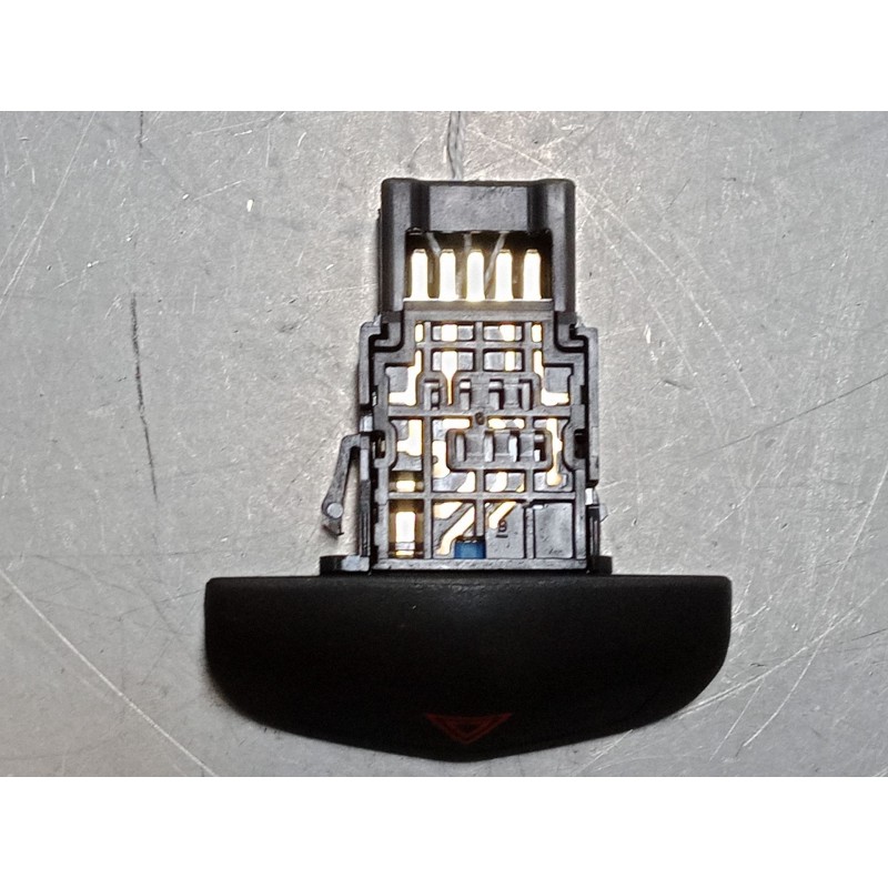 Recambio de warning para nissan primera hatchback (p12) 2.0 referencia OEM IAM    Recambio de warning para nissan primera hatchback (p12) 2.0 referencia OEM IAM