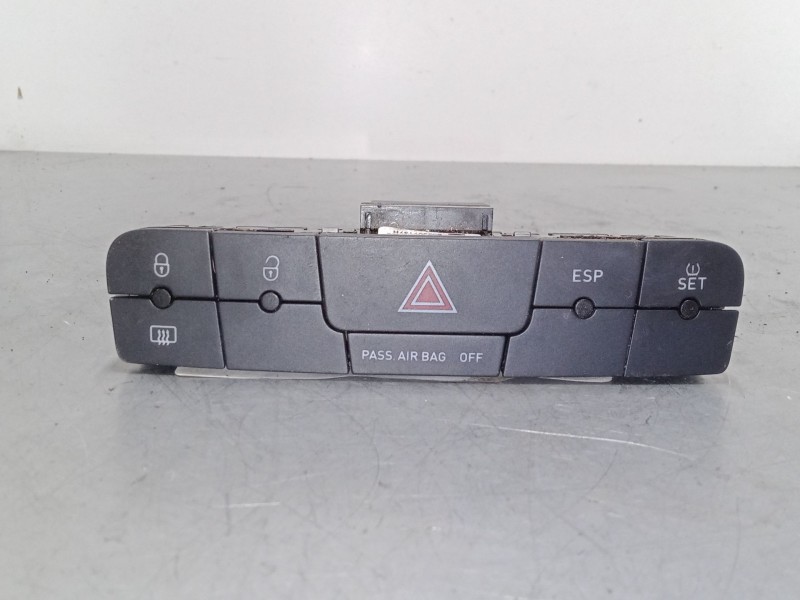 Recambio de warning para seat ibiza iv sc (6j1, 6p5) 1.6 tdi referencia OEM IAM 6J0927137R   Recambio de warning para seat ibiza iv sc (6j1, 6p5) 1.6 tdi referencia OEM IAM 6J0927137R