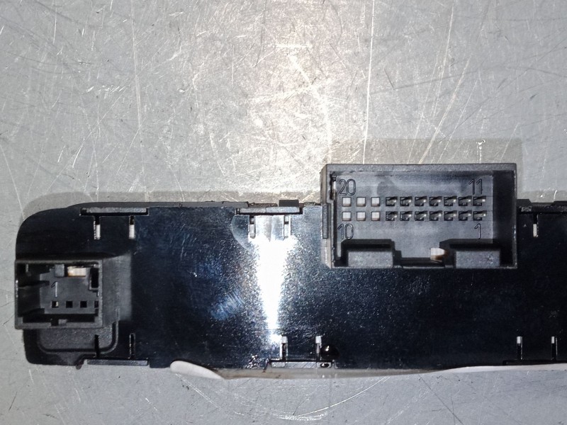 Recambio de warning para seat ibiza iv sc (6j1, 6p5) 1.6 tdi referencia OEM IAM 6J0927137R   Recambio de warning para seat ibiza iv sc (6j1, 6p5) 1.6 tdi referencia OEM IAM 6J0927137R