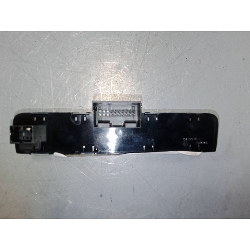 Recambio de warning para seat ibiza iv sc (6j1, 6p5) 1.6 tdi referencia OEM IAM 6J0927137R   Recambio de warning para seat ibiza iv sc (6j1, 6p5) 1.6 tdi referencia OEM IAM 6J0927137R