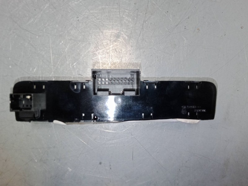 Recambio de warning para seat ibiza iv sc (6j1, 6p5) 1.6 tdi referencia OEM IAM 6J0927137R   Recambio de warning para seat ibiza iv sc (6j1, 6p5) 1.6 tdi referencia OEM IAM 6J0927137R