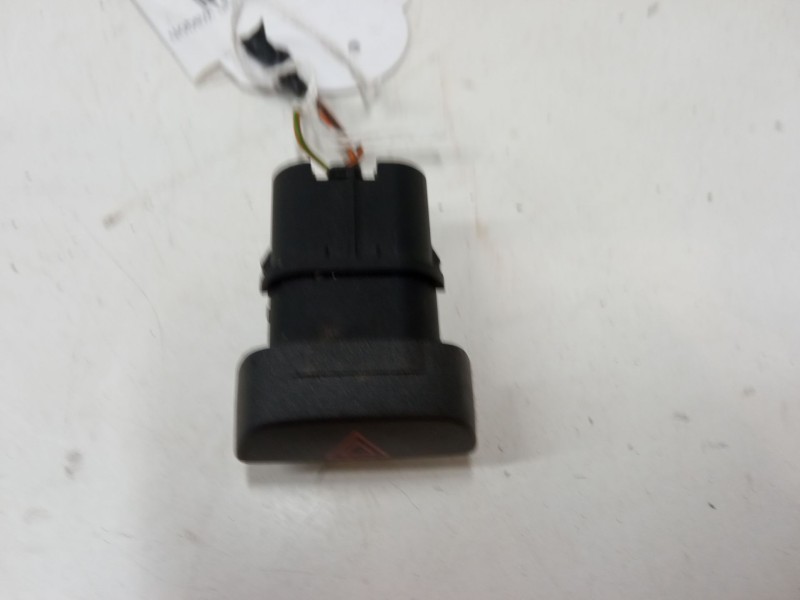 Recambio de warning para ford focus ii furgoneta/station wagon 1.6 tdci referencia OEM IAM 13a350ac   Recambio de warning para ford focus ii furgoneta/station wagon 1.6 tdci referencia OEM IAM 13a350ac