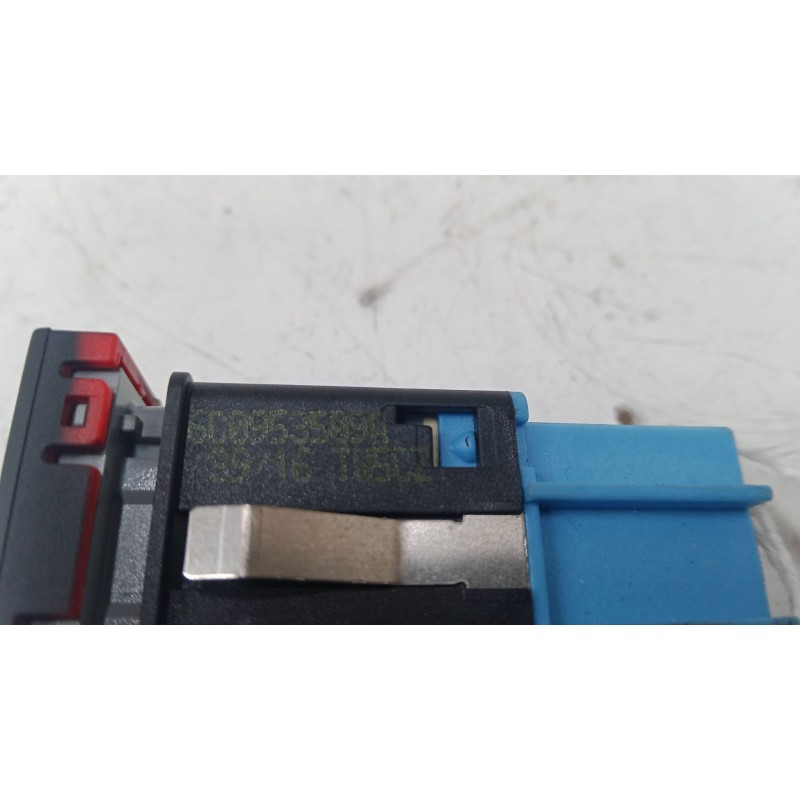 Recambio de warning para volkswagen polo v (6r1, 6c1) 1.0 referencia OEM IAM 6c0953509a   Recambio de warning para volkswagen polo v (6r1, 6c1) 1.0 referencia OEM IAM 6c0953509a