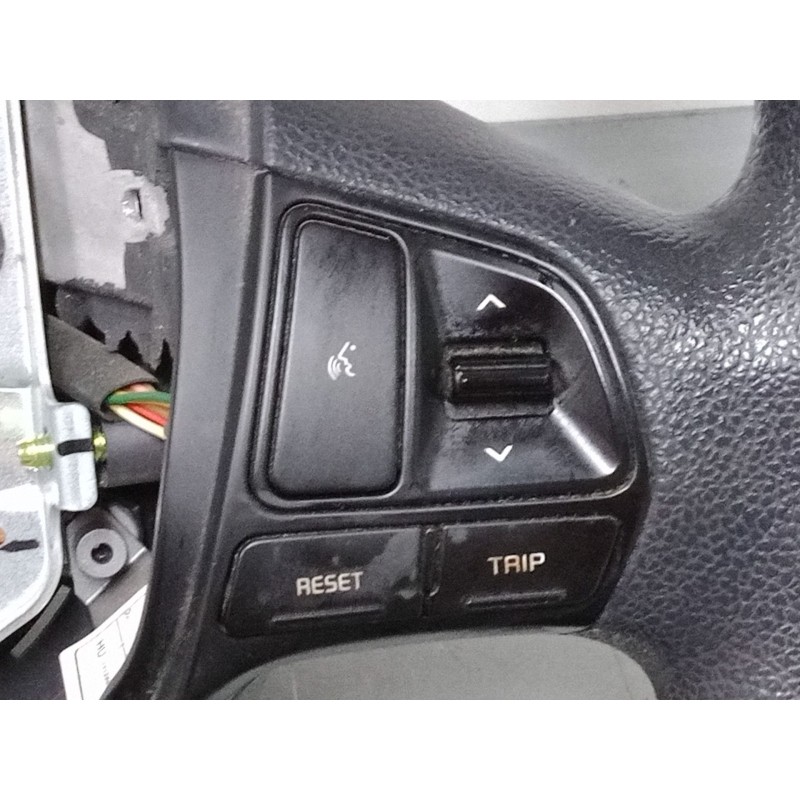 Recambio de volante multifincion para kia rio iii (ub) 1.1 crdi referencia OEM IAM    Recambio de volante multifincion para kia rio iii (ub) 1.1 crdi referencia OEM IAM
