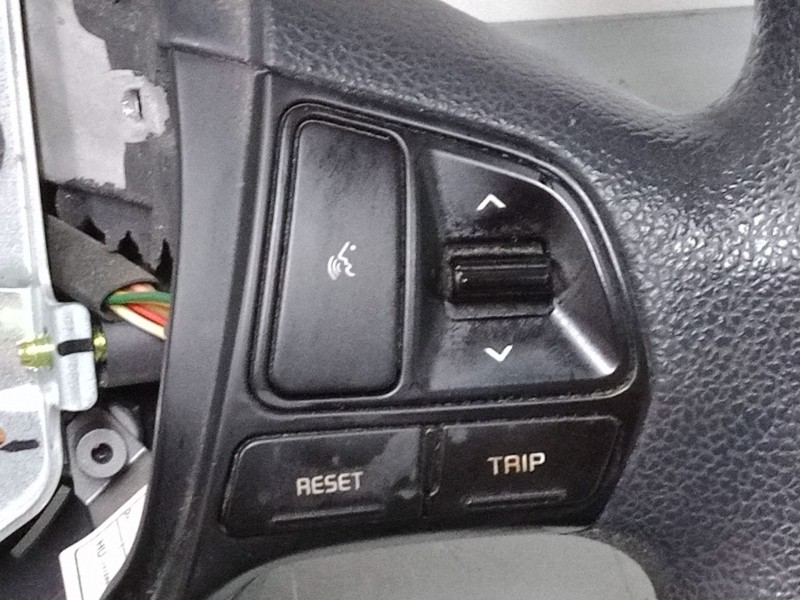Recambio de volante multifincion para kia rio iii (ub) 1.1 crdi referencia OEM IAM    Recambio de volante multifincion para kia rio iii (ub) 1.1 crdi referencia OEM IAM