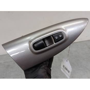 MANDO ELEVALUNAS DELANTERO DERECHO 254111KA5A 