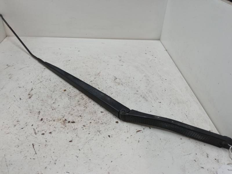 BRAZO LIMPIA DELANTERO DERECHO 