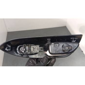 MANDO ELEVALUNAS TRASERO DERECHO 829601KA2A 