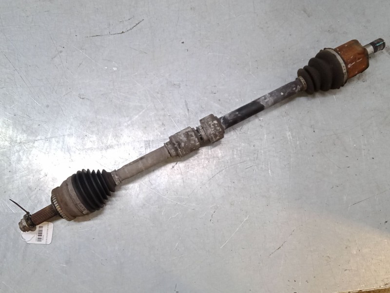 Recambio de transmision delantera derecha para kia cee´d hatchback (ed) 1.6 crdi 90 referencia OEM IAM    Recambio de transmision delantera derecha para kia cee´d hatchback (ed) 1.6 crdi 90 referencia OEM IAM