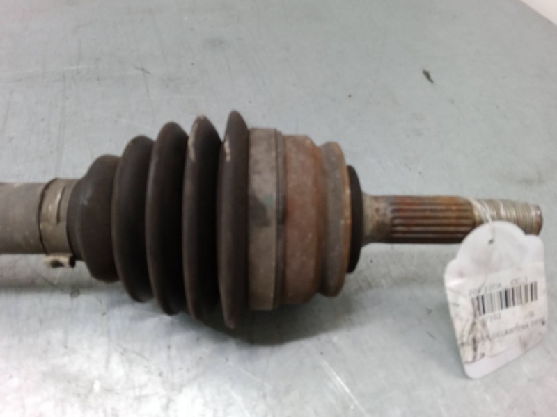 Recambio de transmision delantera derecha para peugeot 208 i (ca_, cc_) 1.2 vti 82 referencia OEM IAM    Recambio de transmision delantera derecha para peugeot 208 i (ca_, cc_) 1.2 vti 82 referencia OEM IAM