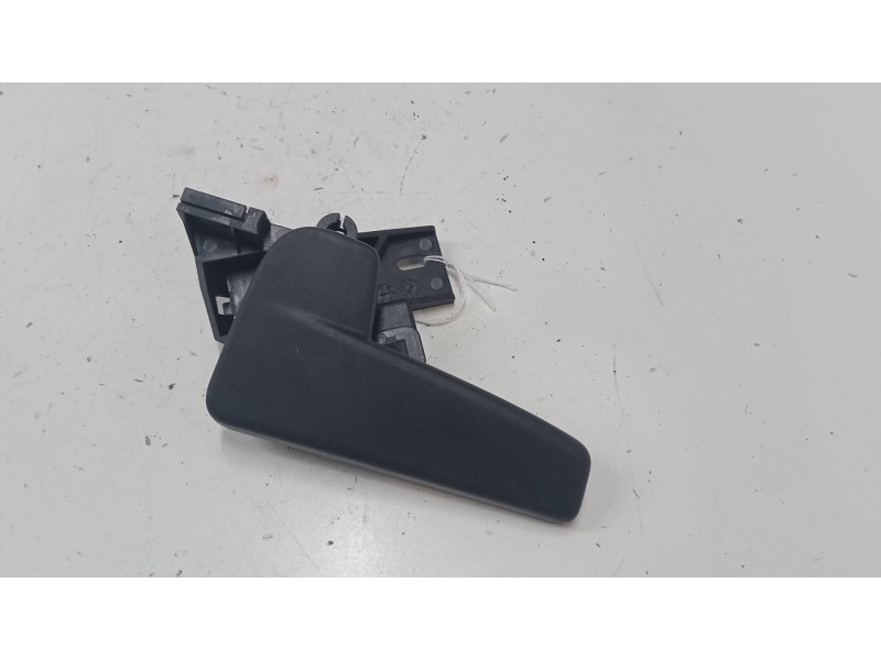 Recambio de tirador capo para volkswagen polo v (6r1, 6c1) 1.0 referencia OEM IAM    Recambio de tirador capo para volkswagen polo v (6r1, 6c1) 1.0 referencia OEM IAM