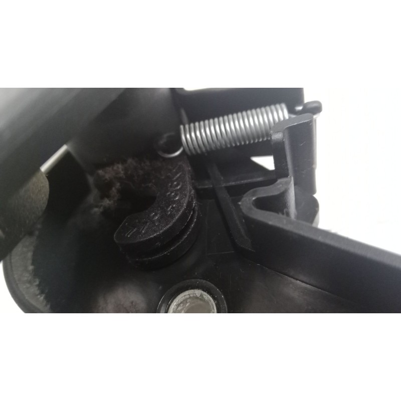 Recambio de tirador capo para fiat bravo ii (198_) 1.9 d multijet (198axb1a) referencia OEM IAM    Recambio de tirador capo para fiat bravo ii (198_) 1.9 d multijet (198axb1a) referencia OEM IAM