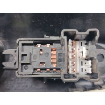 MANDO ELEVALUNAS TRASERO IZQUIERDO 829611KA2A 