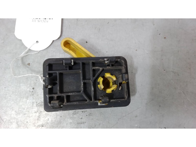 Recambio de tirador capo para ford focus iii 1.6 tdci referencia OEM IAM    Recambio de tirador capo para ford focus iii 1.6 tdci referencia OEM IAM