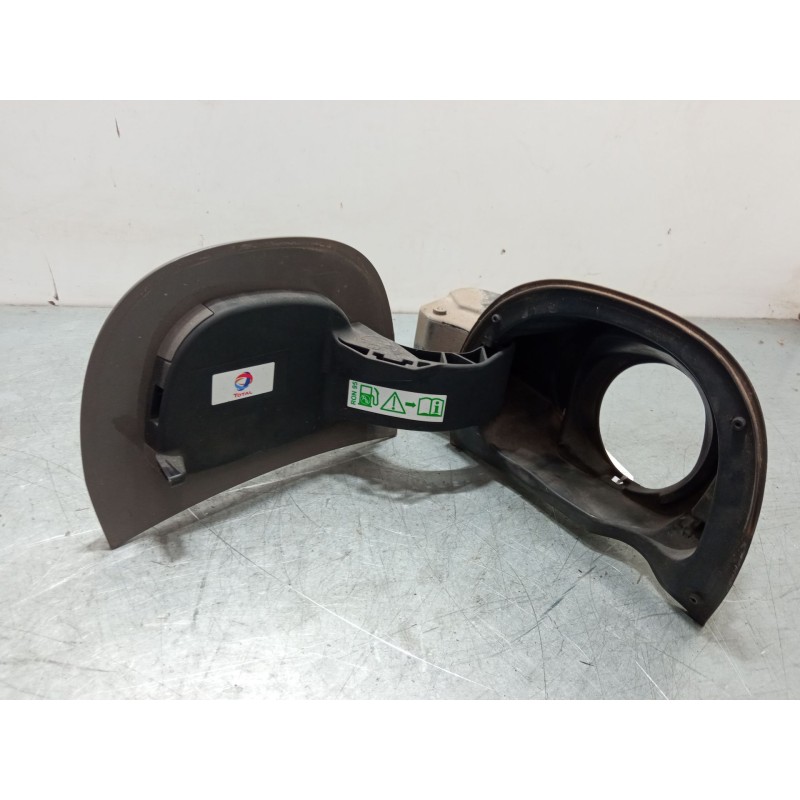 Recambio de tapa exterior combustible para citroën c4 cactus 1.2 vti 82 referencia OEM IAM    Recambio de tapa exterior combustible para citroën c4 cactus 1.2 vti 82 referencia OEM IAM