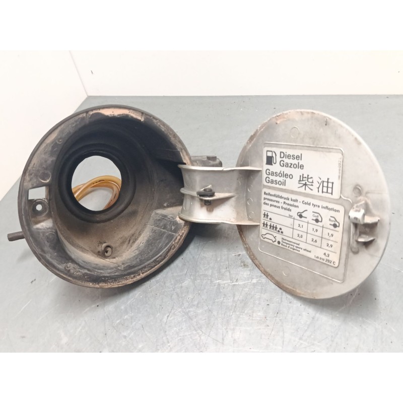 Recambio de tapa exterior combustible para volkswagen golf v variant (1k5) 1.9 tdi 4motion referencia OEM IAM    Recambio de tapa exterior combustible para volkswagen golf v variant (1k5) 1.9 tdi 4motion referencia OEM IAM
