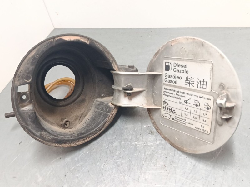 Recambio de tapa exterior combustible para volkswagen golf v variant (1k5) 1.9 tdi 4motion referencia OEM IAM    Recambio de tapa exterior combustible para volkswagen golf v variant (1k5) 1.9 tdi 4motion referencia OEM IAM