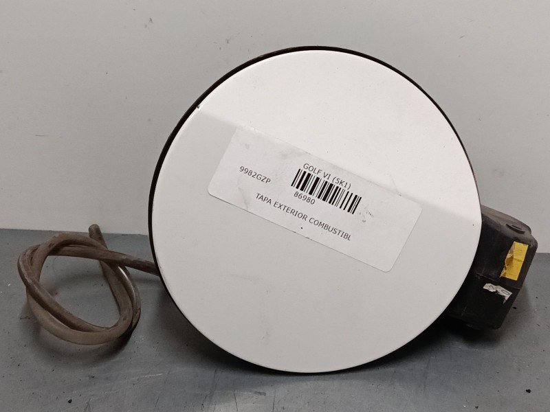 Recambio de tapa exterior combustible para volkswagen golf vi (5k1) 1.2 tsi referencia OEM IAM    Recambio de tapa exterior combustible para volkswagen golf vi (5k1) 1.2 tsi referencia OEM IAM