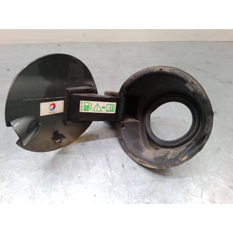 Recambio de tapa exterior combustible para peugeot 208 i (ca_, cc_) 1.2 vti 82 referencia OEM IAM    Recambio de tapa exterior combustible para peugeot 208 i (ca_, cc_) 1.2 vti 82 referencia OEM IAM