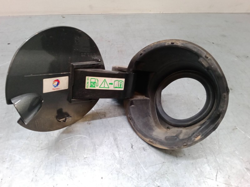 Recambio de tapa exterior combustible para peugeot 208 i (ca_, cc_) 1.2 vti 82 referencia OEM IAM    Recambio de tapa exterior combustible para peugeot 208 i (ca_, cc_) 1.2 vti 82 referencia OEM IAM