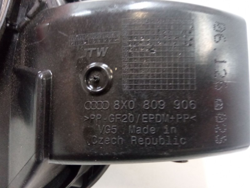 Recambio de tapa exterior combustible para audi a1 sportback (8xa, 8xf) 1.2 tfsi referencia OEM IAM   