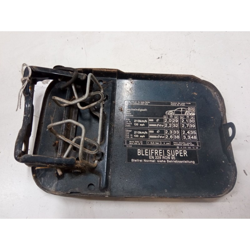 Recambio de tapa exterior combustible para mercedes-benz clase e (w210) e 430 (210.070) referencia OEM IAM    Recambio de tapa exterior combustible para mercedes-benz clase e (w210) e 430 (210.070) referencia OEM IAM