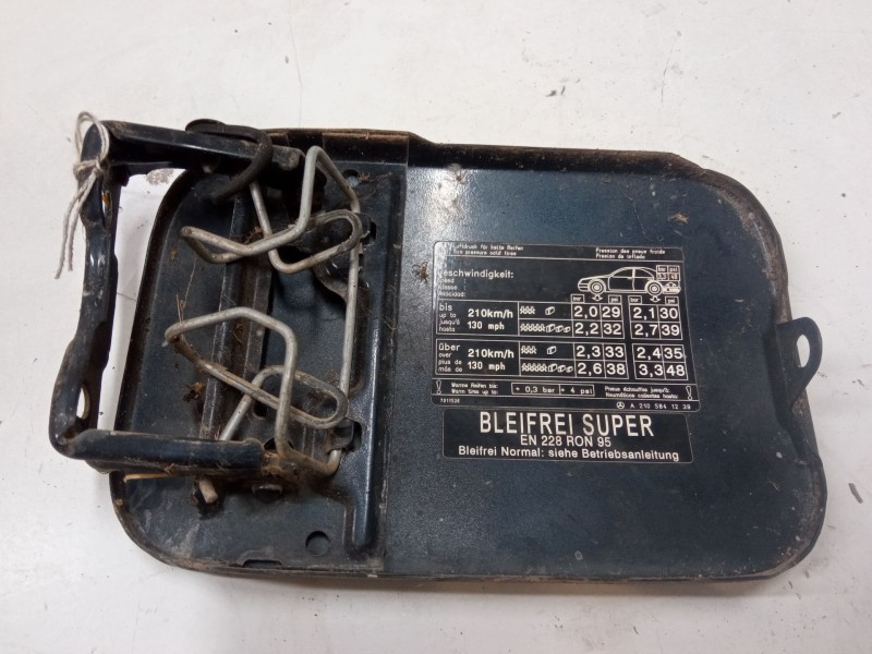 Recambio de tapa exterior combustible para mercedes-benz clase e (w210) e 430 (210.070) referencia OEM IAM    Recambio de tapa exterior combustible para mercedes-benz clase e (w210) e 430 (210.070) referencia OEM IAM