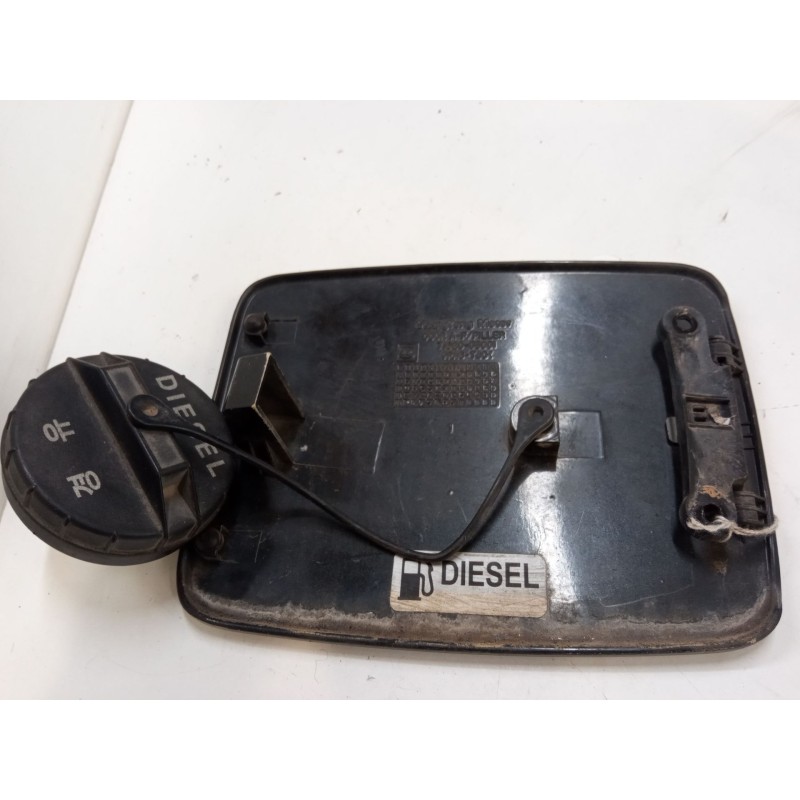 Recambio de tapa exterior combustible para ssangyong rexton / rexton ii (gab_) 2.7 xdi referencia OEM IAM    Recambio de tapa exterior combustible para ssangyong rexton / rexton ii (gab_) 2.7 xdi referencia OEM IAM