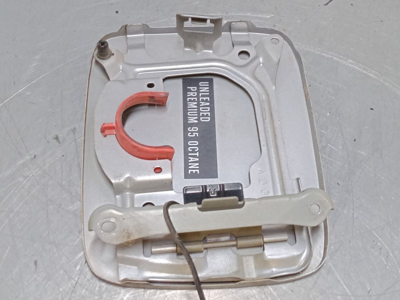 Recambio de tapa exterior combustible para nissan primera hatchback (p12) 2.0 referencia OEM IAM    Recambio de tapa exterior combustible para nissan primera hatchback (p12) 2.0 referencia OEM IAM