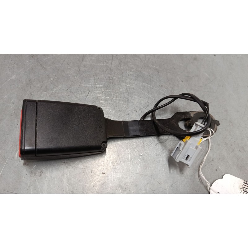 Recambio de anclaje cinturon delantero izquierdo para citroën c-elysee (dd_) 1.2 vti 82 referencia OEM IAM    Recambio de anclaje cinturon delantero izquierdo para citroën c-elysee (dd_) 1.2 vti 82 referencia OEM IAM