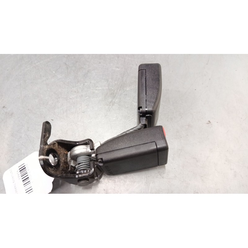 Recambio de anclaje cinturon trasero derecho para peugeot 2008 i (cu_) 1.2 thp 110 / puretech 110 referencia OEM IAM    Recambio de anclaje cinturon trasero derecho para peugeot 2008 i (cu_) 1.2 thp 110 / puretech 110 referencia OEM IAM