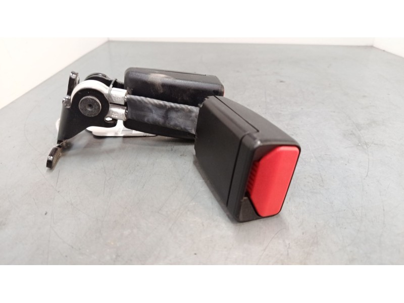 Recambio de anclaje cinturon trasero derecho para peugeot 2008 i (cu_) 1.2 thp 110 / puretech 110 referencia OEM IAM    Recambio de anclaje cinturon trasero derecho para peugeot 2008 i (cu_) 1.2 thp 110 / puretech 110 referencia OEM IAM