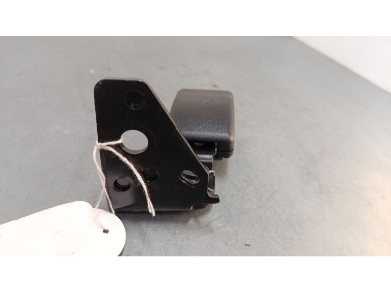Recambio de anclaje cinturon trasero izquierdo para peugeot 2008 i (cu_) 1.2 thp 110 / puretech 110 referencia OEM IAM    Recambio de anclaje cinturon trasero izquierdo para peugeot 2008 i (cu_) 1.2 thp 110 / puretech 110 referencia OEM IAM