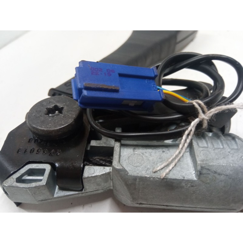 Recambio de anclaje cinturon delantero izquierdo para opel corsa d (s07) 1.3 cdti (l08, l68) referencia OEM IAM   