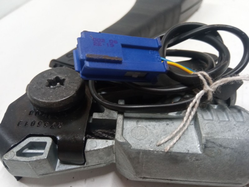 Recambio de anclaje cinturon delantero izquierdo para opel corsa d (s07) 1.3 cdti (l08, l68) referencia OEM IAM   