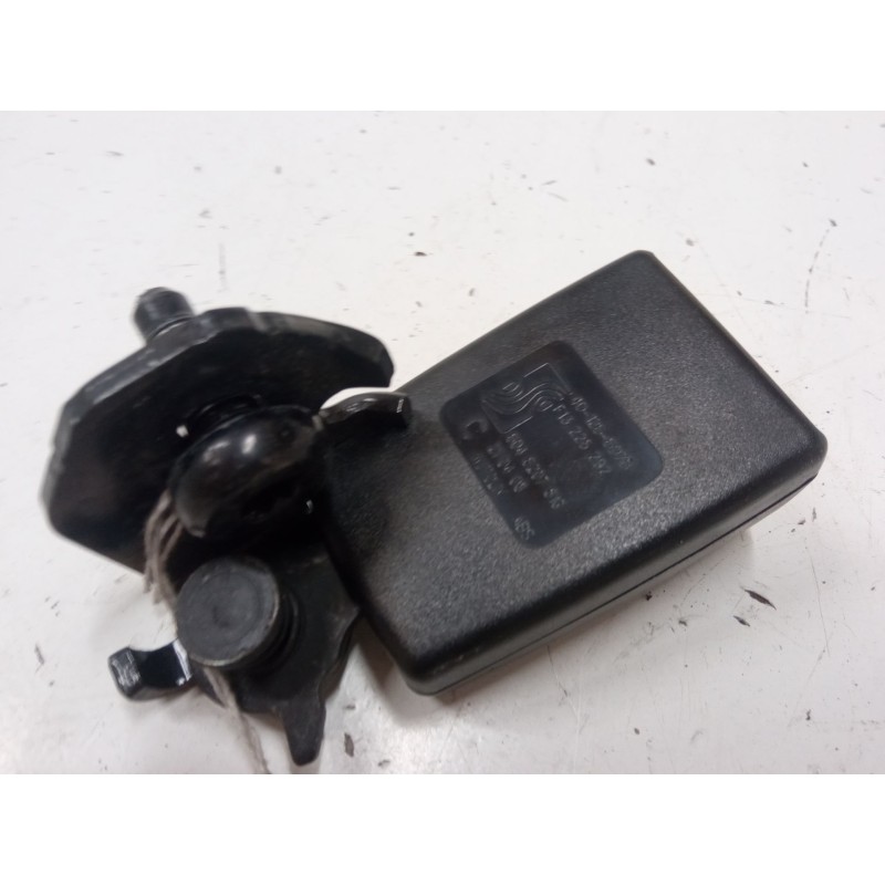 Recambio de anclaje cinturon trasero central para opel corsa d (s07) 1.3 cdti (l08, l68) referencia OEM IAM 401266978  