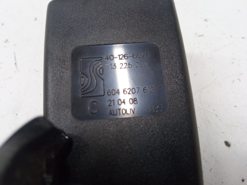 Recambio de anclaje cinturon trasero central para opel corsa d (s07) 1.3 cdti (l08, l68) referencia OEM IAM 401266978  