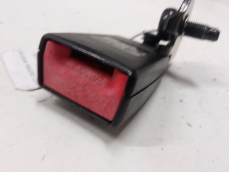 Recambio de anclaje cinturon trasero central para opel corsa d (s07) 1.3 cdti (l08, l68) referencia OEM IAM 401266978  