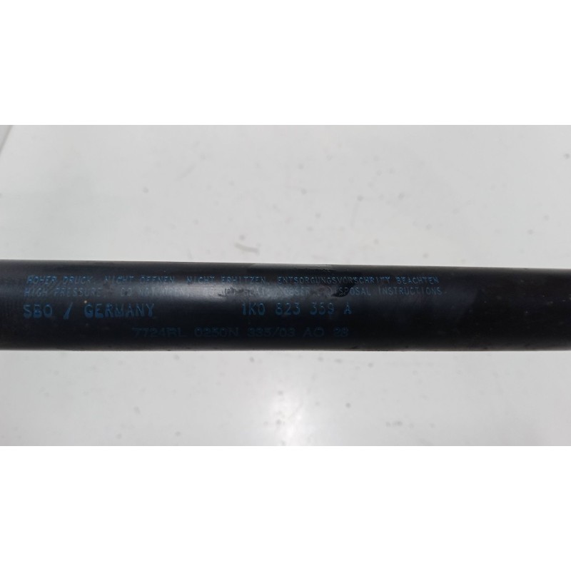 Recambio de amortiguadores capo para volkswagen golf v (1k1) 2.0 tdi 16v referencia OEM IAM    Recambio de amortiguadores capo para volkswagen golf v (1k1) 2.0 tdi 16v referencia OEM IAM