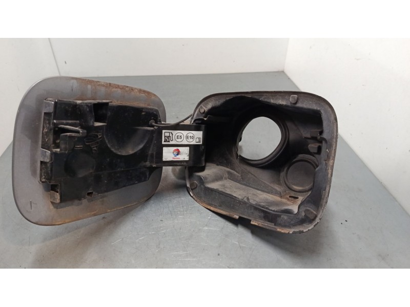 Recambio de tapa exterior combustible para citroën c-elysee (dd_) 1.2 vti 82 referencia OEM IAM    Recambio de tapa exterior combustible para citroën c-elysee (dd_) 1.2 vti 82 referencia OEM IAM