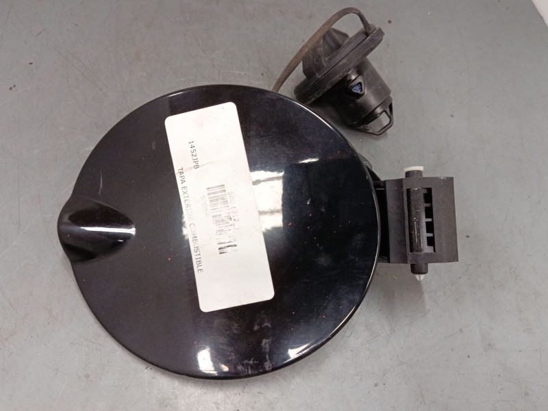 Recambio de tapa exterior combustible para fiat 500 (312_) 1.2 (312axa1a) referencia OEM IAM    Recambio de tapa exterior combustible para fiat 500 (312_) 1.2 (312axa1a) referencia OEM IAM
