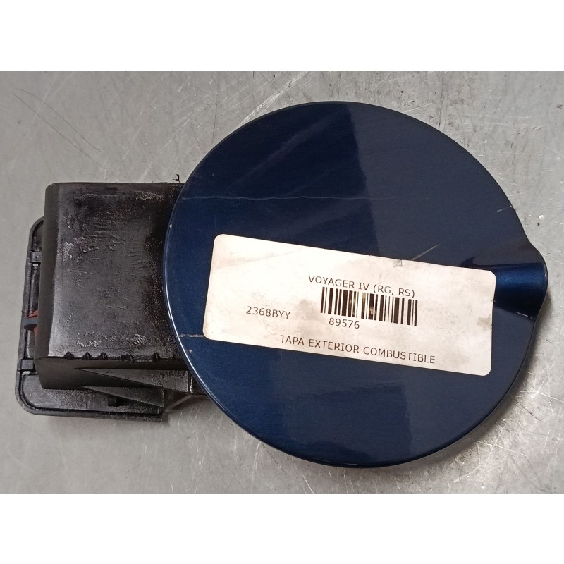 Recambio de tapa exterior combustible para chrysler voyager iv (rg, rs) 2.5 crd referencia OEM IAM    Recambio de tapa exterior combustible para chrysler voyager iv (rg, rs) 2.5 crd referencia OEM IAM