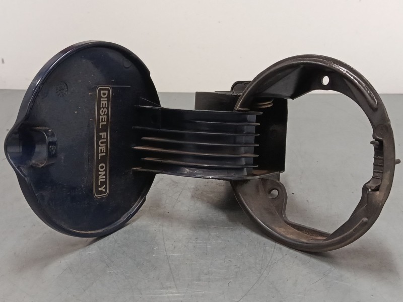 Recambio de tapa exterior combustible para chrysler voyager iv (rg, rs) 2.5 crd referencia OEM IAM    Recambio de tapa exterior combustible para chrysler voyager iv (rg, rs) 2.5 crd referencia OEM IAM