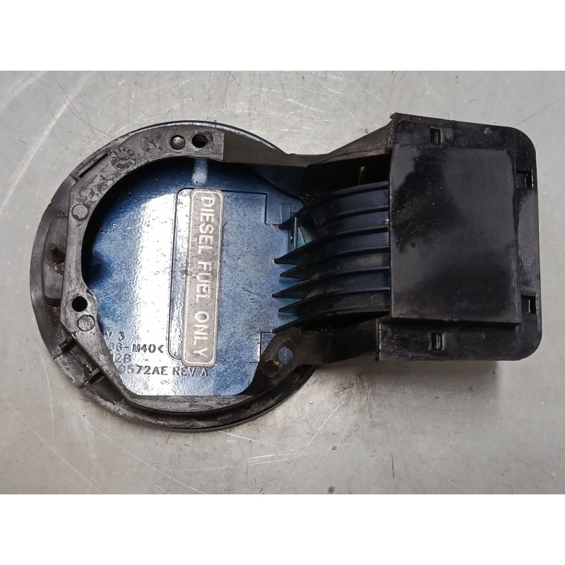 Recambio de tapa exterior combustible para chrysler voyager iv (rg, rs) 2.5 crd referencia OEM IAM    Recambio de tapa exterior combustible para chrysler voyager iv (rg, rs) 2.5 crd referencia OEM IAM