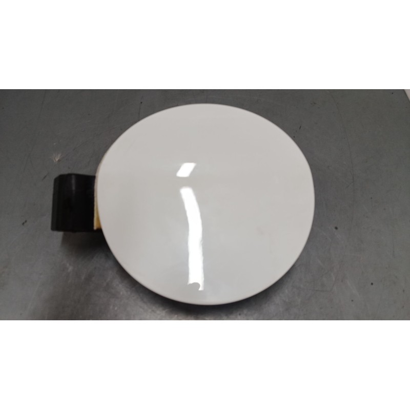 Recambio de tapa exterior combustible para peugeot 2008 i (cu_) 1.2 thp 110 / puretech 110 referencia OEM IAM    Recambio de tapa exterior combustible para peugeot 2008 i (cu_) 1.2 thp 110 / puretech 110 referencia OEM IAM