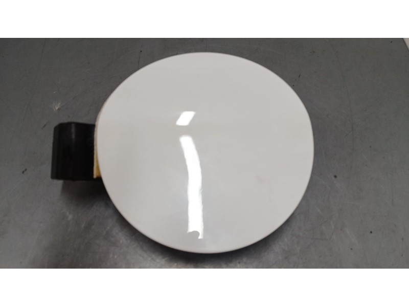 Recambio de tapa exterior combustible para peugeot 2008 i (cu_) 1.2 thp 110 / puretech 110 referencia OEM IAM    Recambio de tapa exterior combustible para peugeot 2008 i (cu_) 1.2 thp 110 / puretech 110 referencia OEM IAM