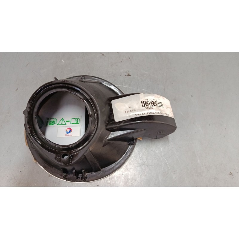 Recambio de tapa exterior combustible para peugeot 2008 i (cu_) 1.2 thp 110 / puretech 110 referencia OEM IAM    Recambio de tapa exterior combustible para peugeot 2008 i (cu_) 1.2 thp 110 / puretech 110 referencia OEM IAM