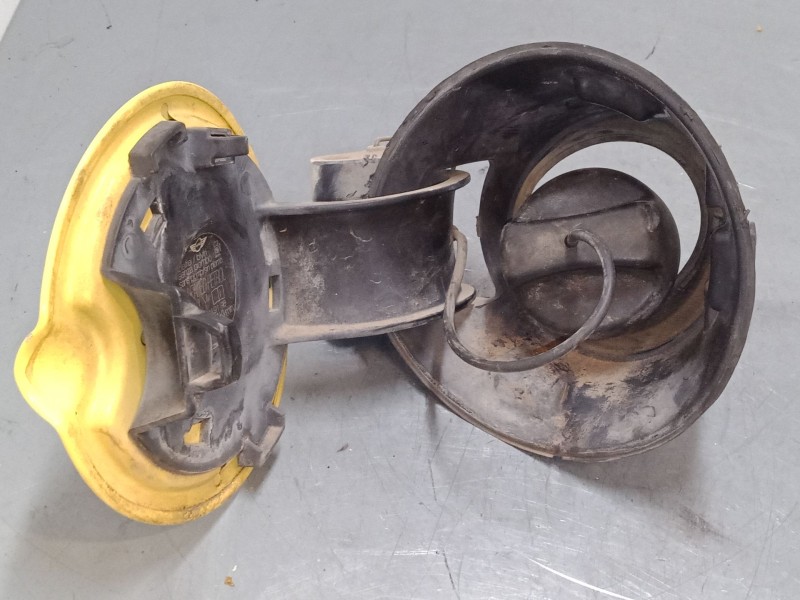 Recambio de tapa exterior combustible para mini mini (r50, r53) one referencia OEM IAM    Recambio de tapa exterior combustible para mini mini (r50, r53) one referencia OEM IAM